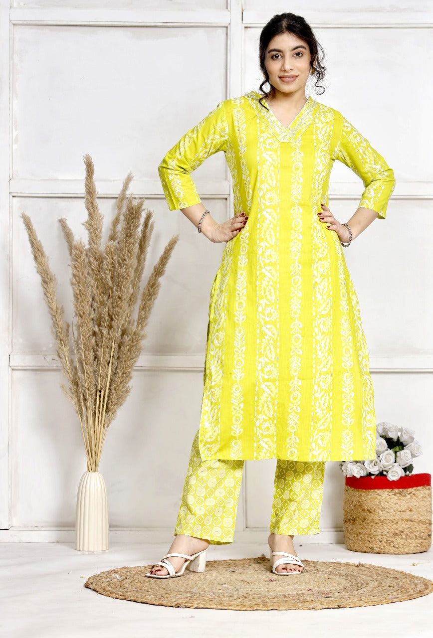 Elegant Ethnic Printed Kurta Set with Pants